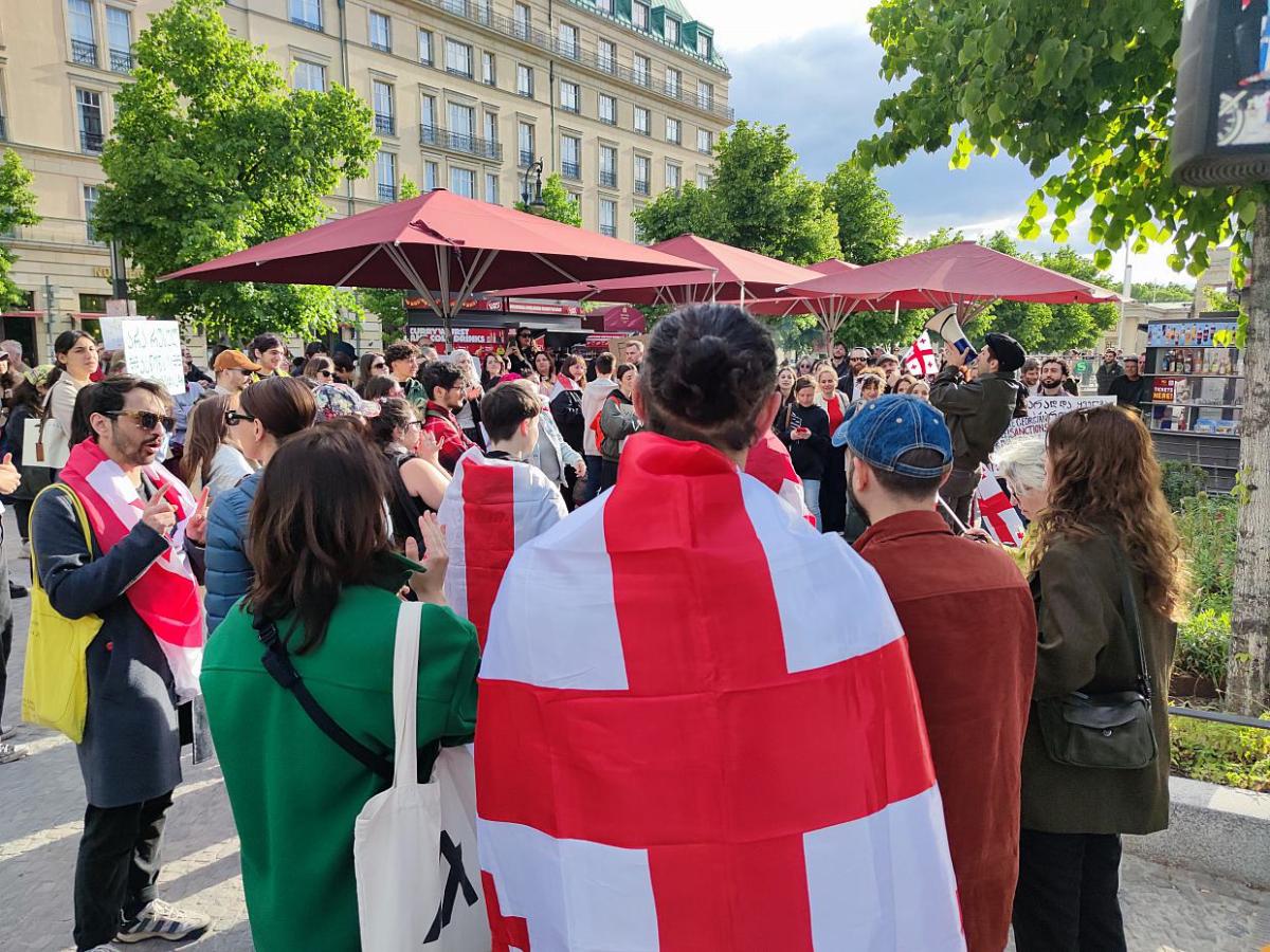 Agenten-Gesetz: Pro Asyl gegen Einstufung von Georgien als „sicher“ - bei Kurznachrichten Plus