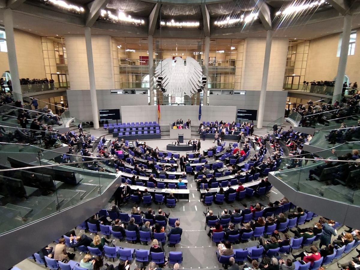 Aktuelle Stunde im Bundestag zu Mannheimer Messerattacke geplant - bei Kurznachrichten Plus