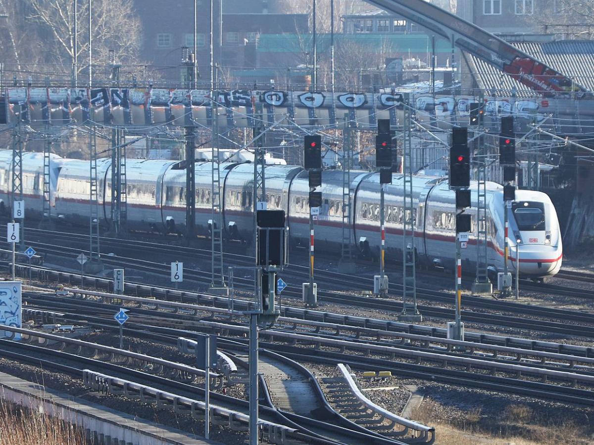 Bahn setzt auf Lokführer mit Bereitschaft zur Mehrarbeit - bei Kurznachrichten Plus