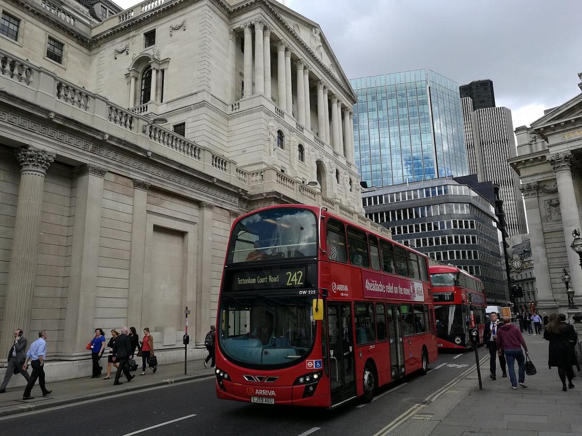 Bank of England setzt Zinspause fort - bei Kurznachrichten Plus