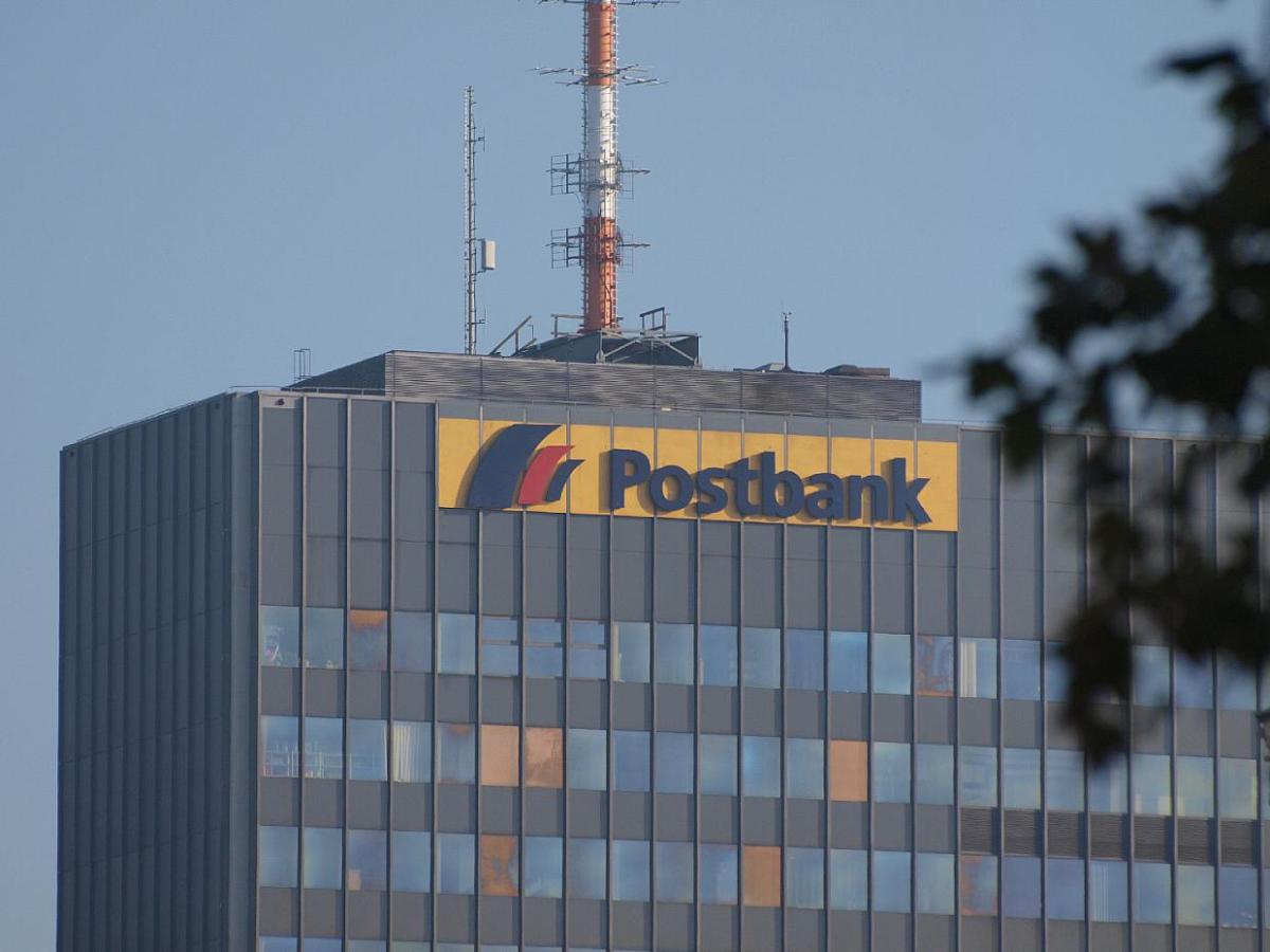 Bei Postbank-Filialschließungen fallen rund 1.000 Jobs weg - bei Kurznachrichten Plus