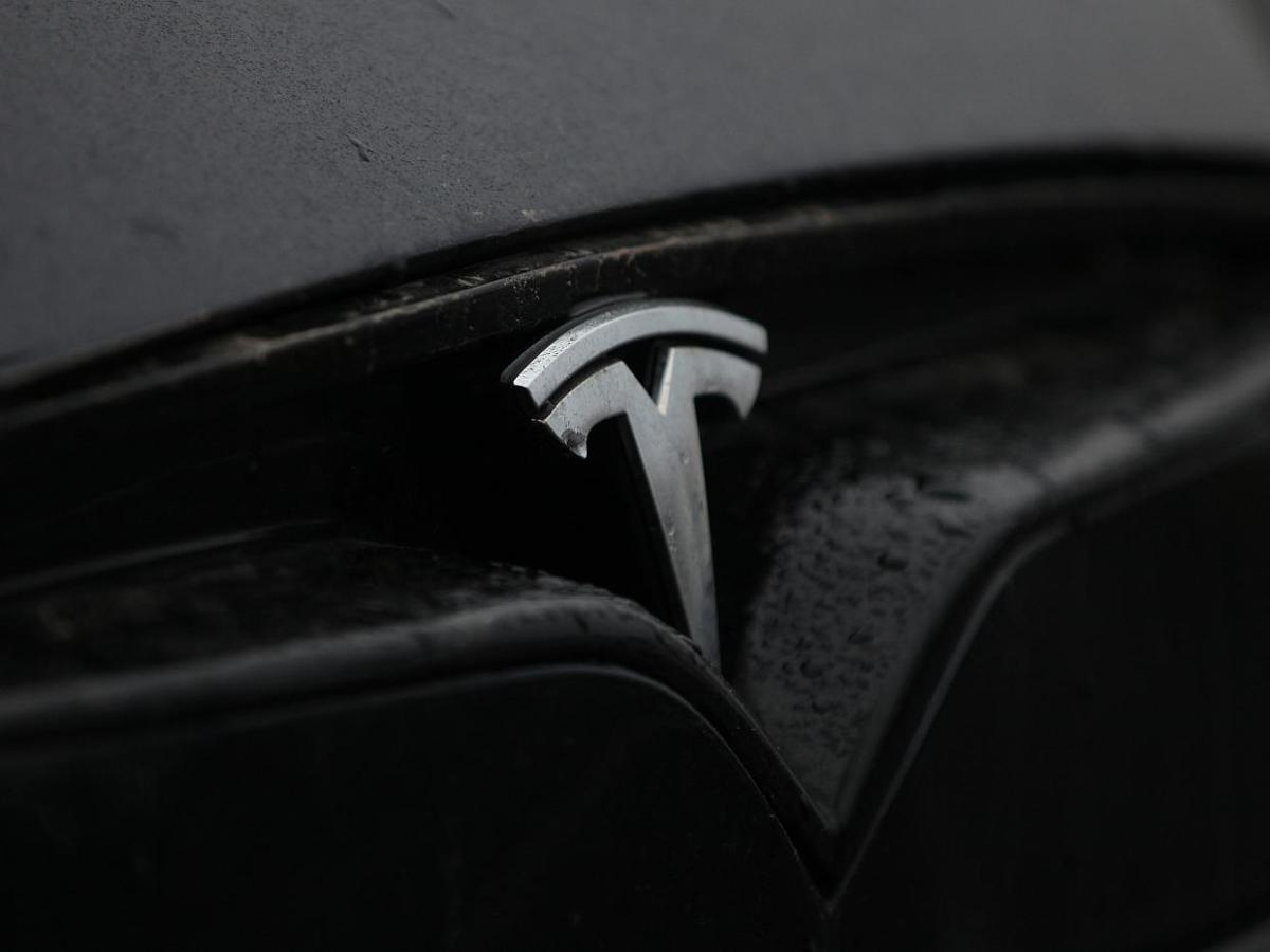 Bericht: Tesla plant Stellenabbau - bei Kurznachrichten Plus