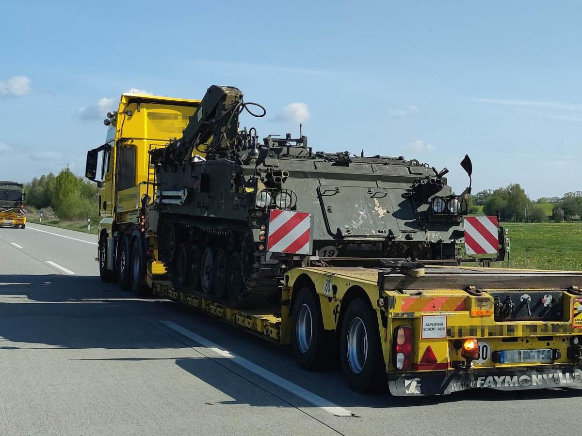 Bund plant im Kriegsfall massive Truppenverlegungen über Autobahnen - bei Kurznachrichten Plus