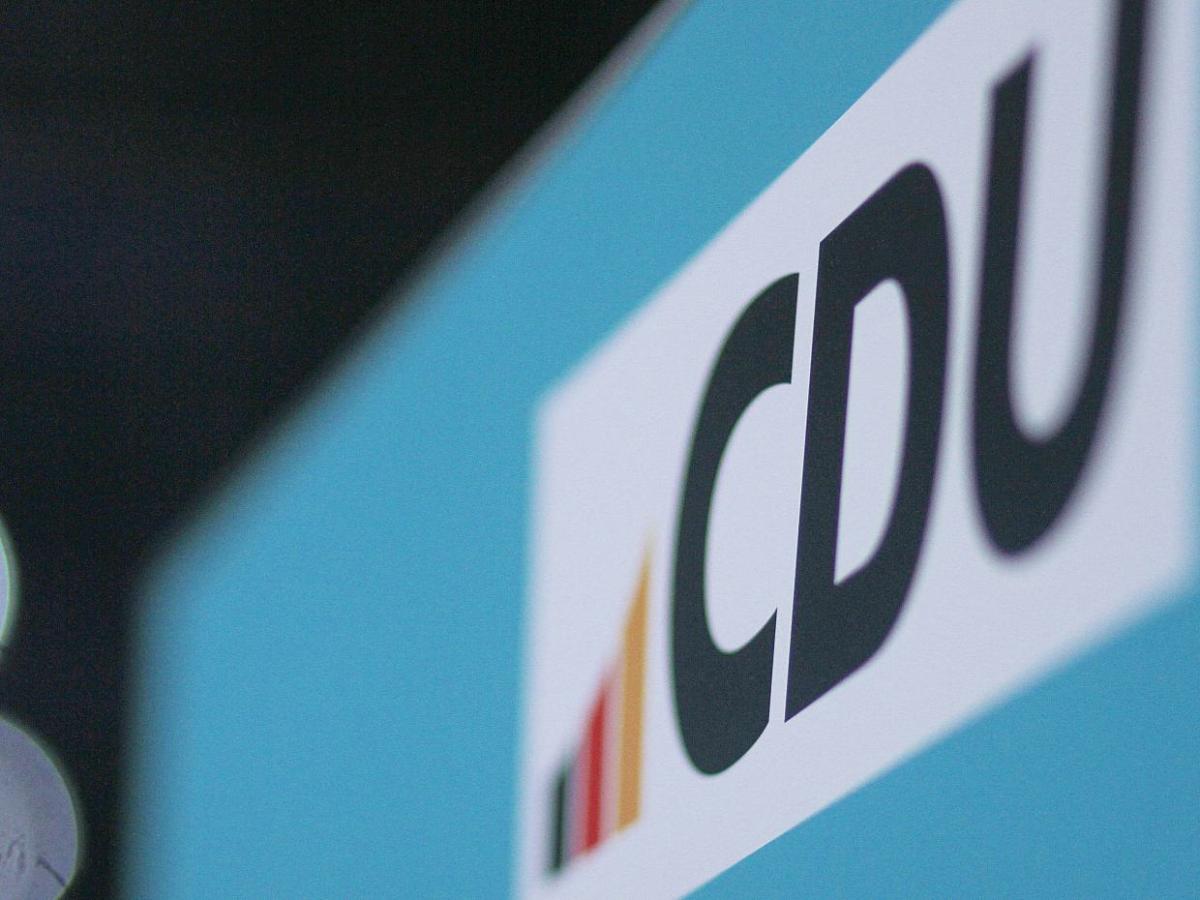 CDU-Abgeordneter nach Brandmauer-Absage aus Ratsfraktion geworfen - bei Kurznachrichten Plus