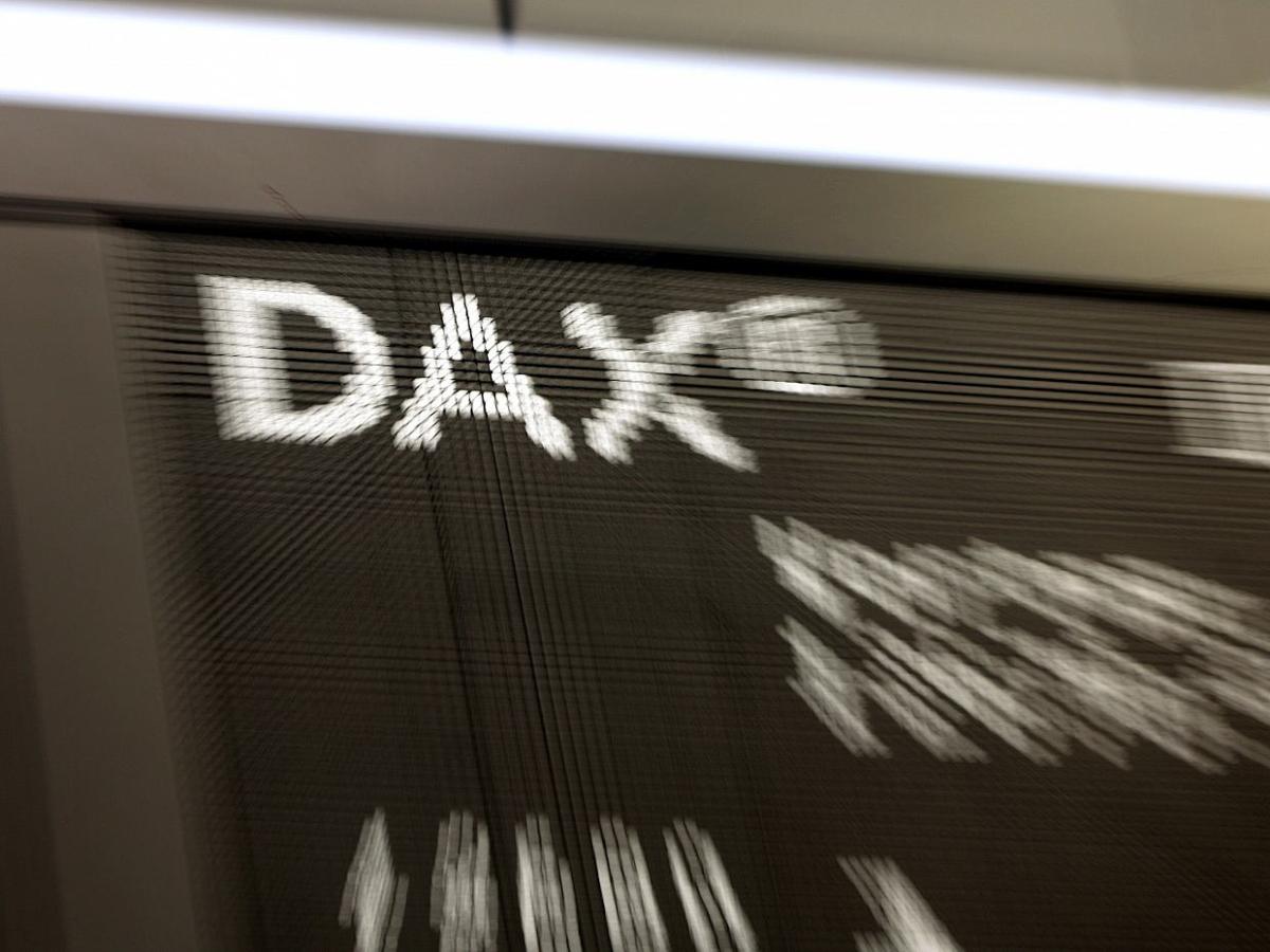 Dax am Mittag weiter schwach – Konsumzurückhaltung bereitet Sorgen - bei Kurznachrichten Plus