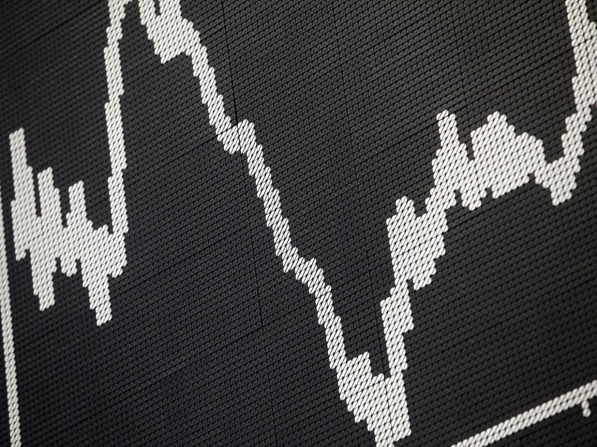 Dax bleibt nach Quartalsbilanzen am Mittag weiter im Minus - bei Kurznachrichten Plus