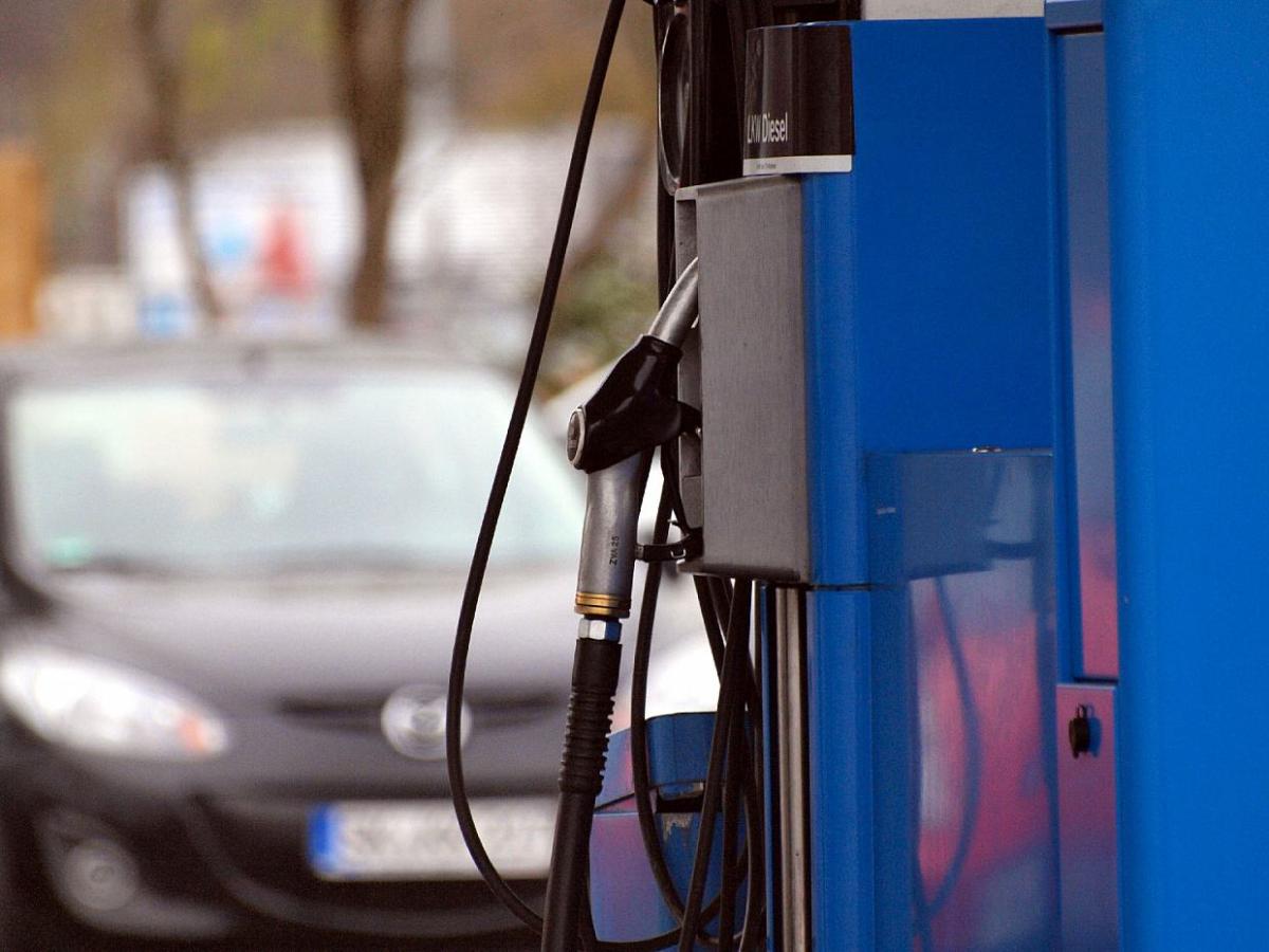 Dieselpreis sinkt auf Jahrestiefststand - bei Kurznachrichten Plus