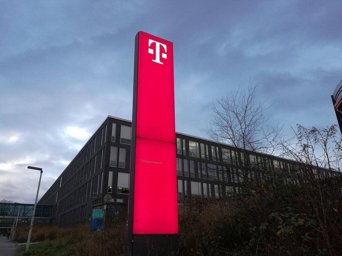 Dividenden von Telekom und Post bringen dem Staat Milliarden - bei Kurznachrichten Plus