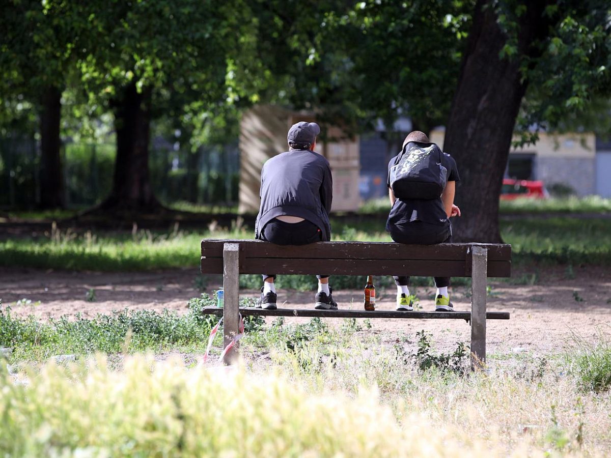 Studie: Alkoholkonsum ab 16 führt zu mehr Straftaten von Teenagern - bei Kurznachrichten Plus