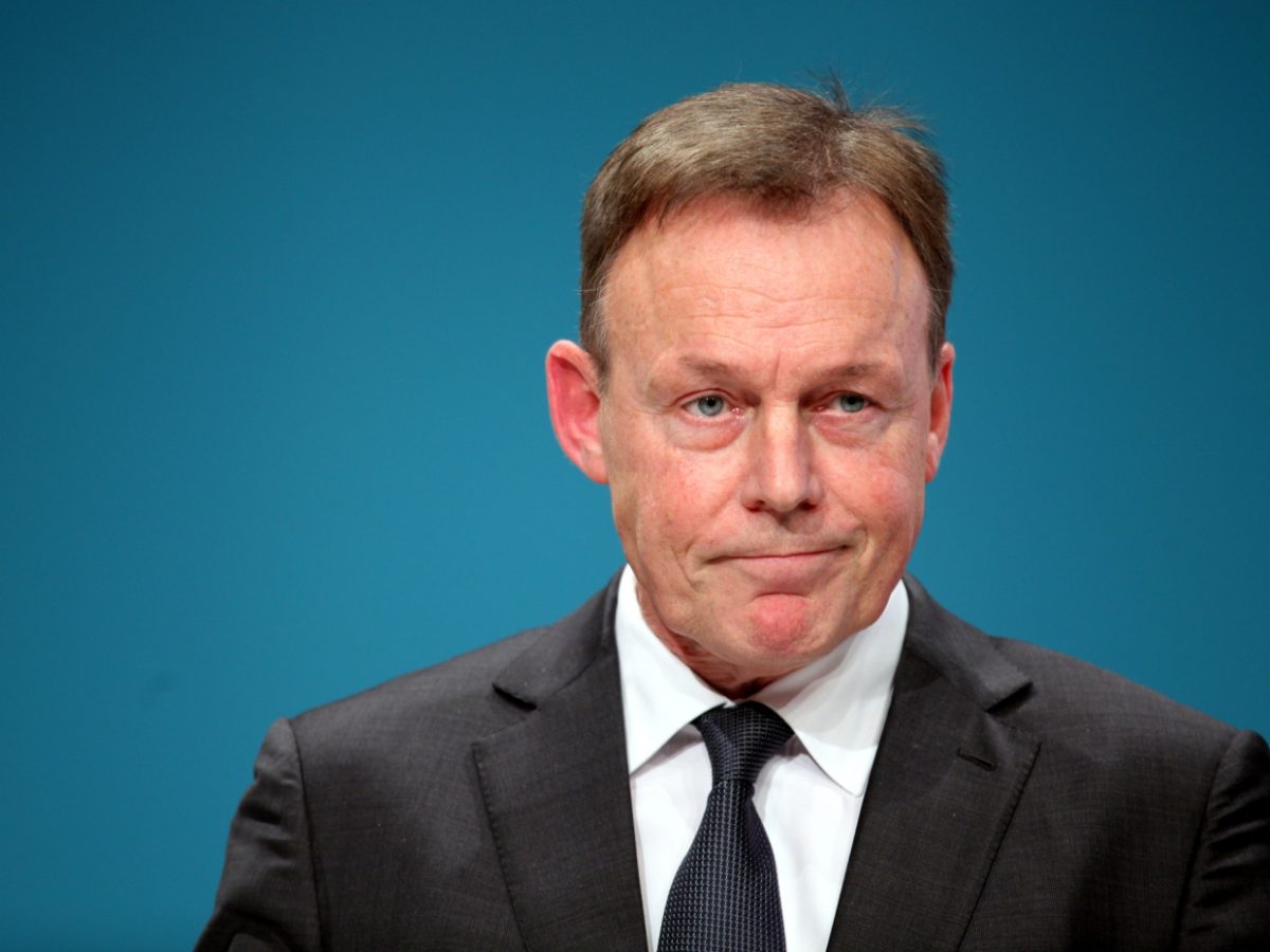 Oppermann will Zusammenwirken von AfD und Neonazis prüfen lassen - bei Kurznachrichten Plus