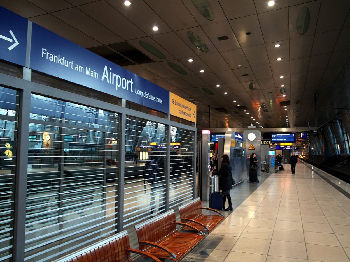 Flughafen Frankfurt stellt Betrieb am Montag weitgehend ein - bei Kurznachrichten Plus