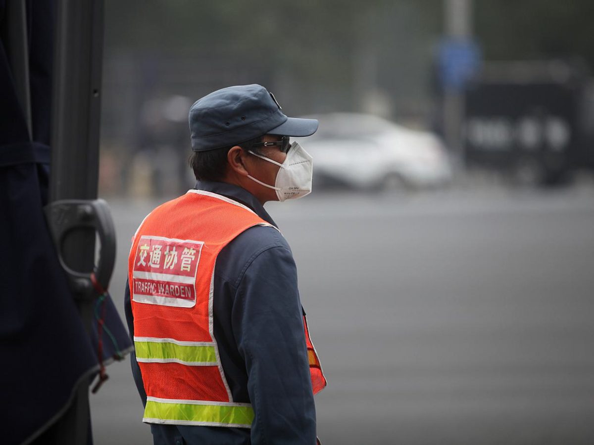 Chinas Polizei stoppt Proteste - bei Kurznachrichten Plus