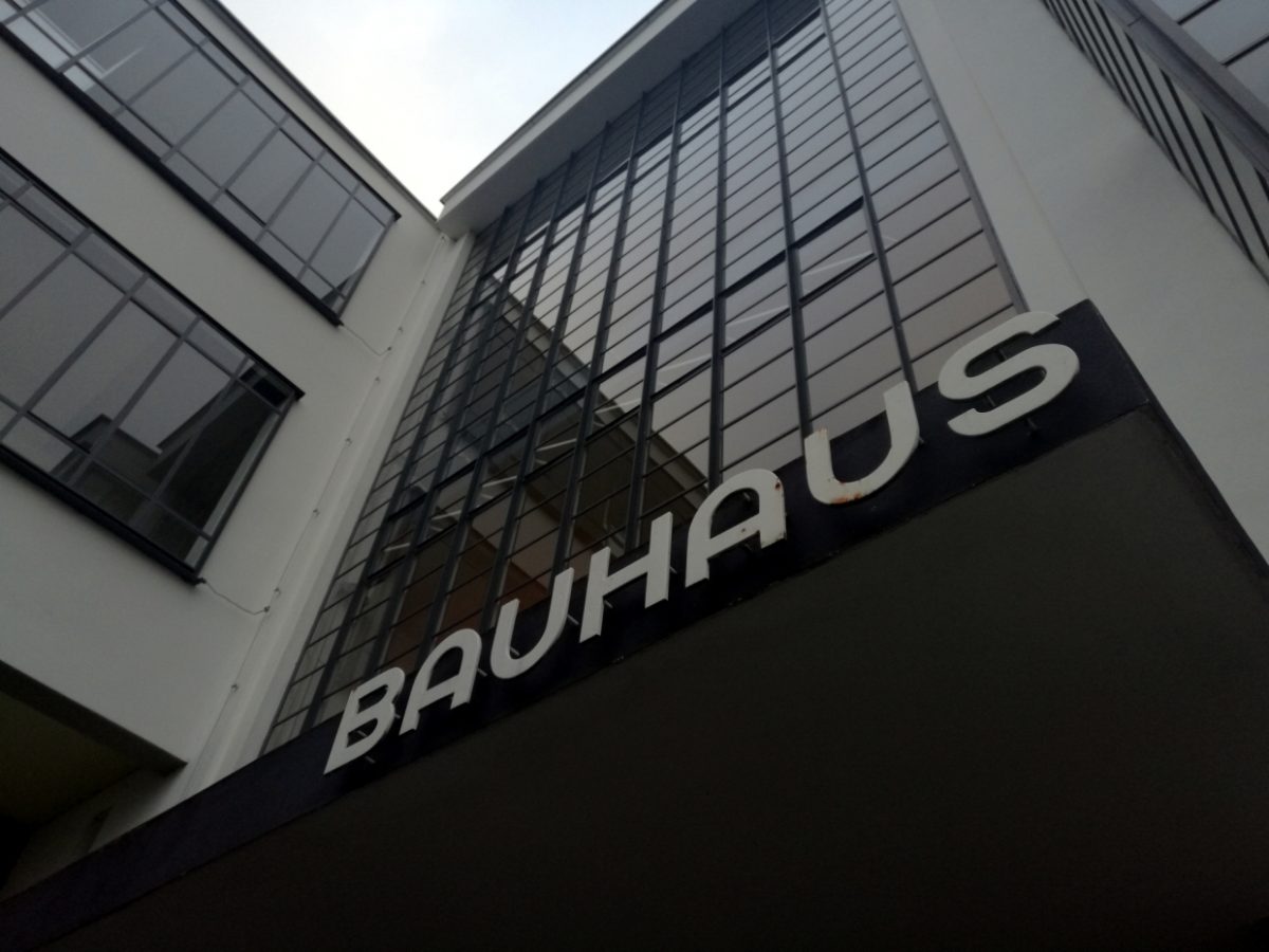 Bauhaus-Direktorin bleibt bei Absage an Feine Sahne Fischfilet - bei Kurznachrichten Plus