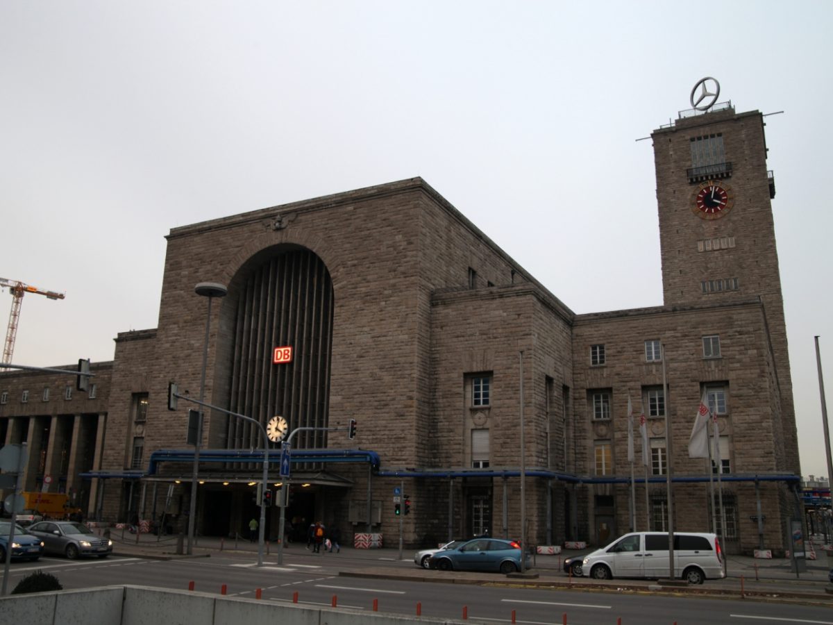 Bahnverkehr normalisiert sich nach Brand am Hauptbahnhof Stuttgart - bei Kurznachrichten Plus