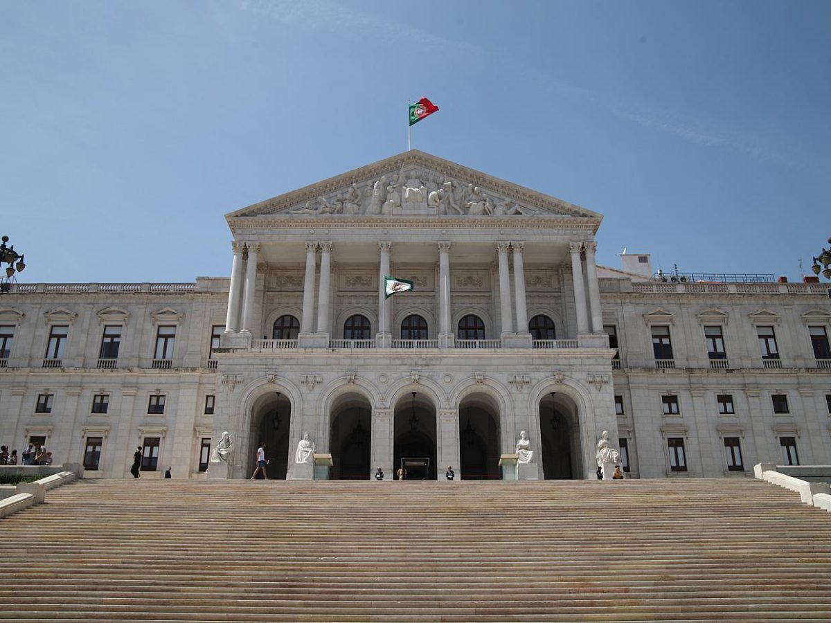 Sozialisten verlieren bei Parlamentswahl in Portugal deutlich - bei Kurznachrichten Plus