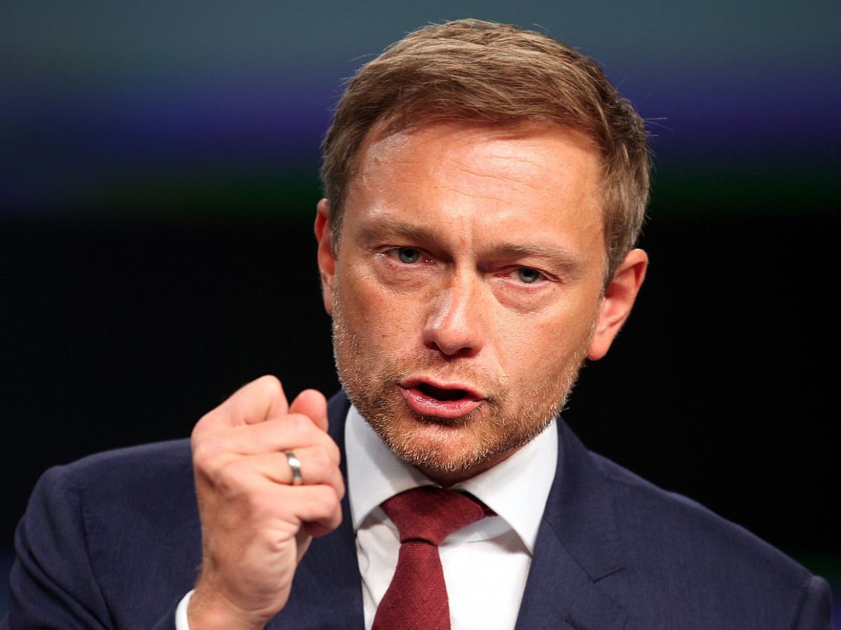 Lindner verlangt vor Steuerschätzung Ausgabenstopp - bei Kurznachrichten Plus