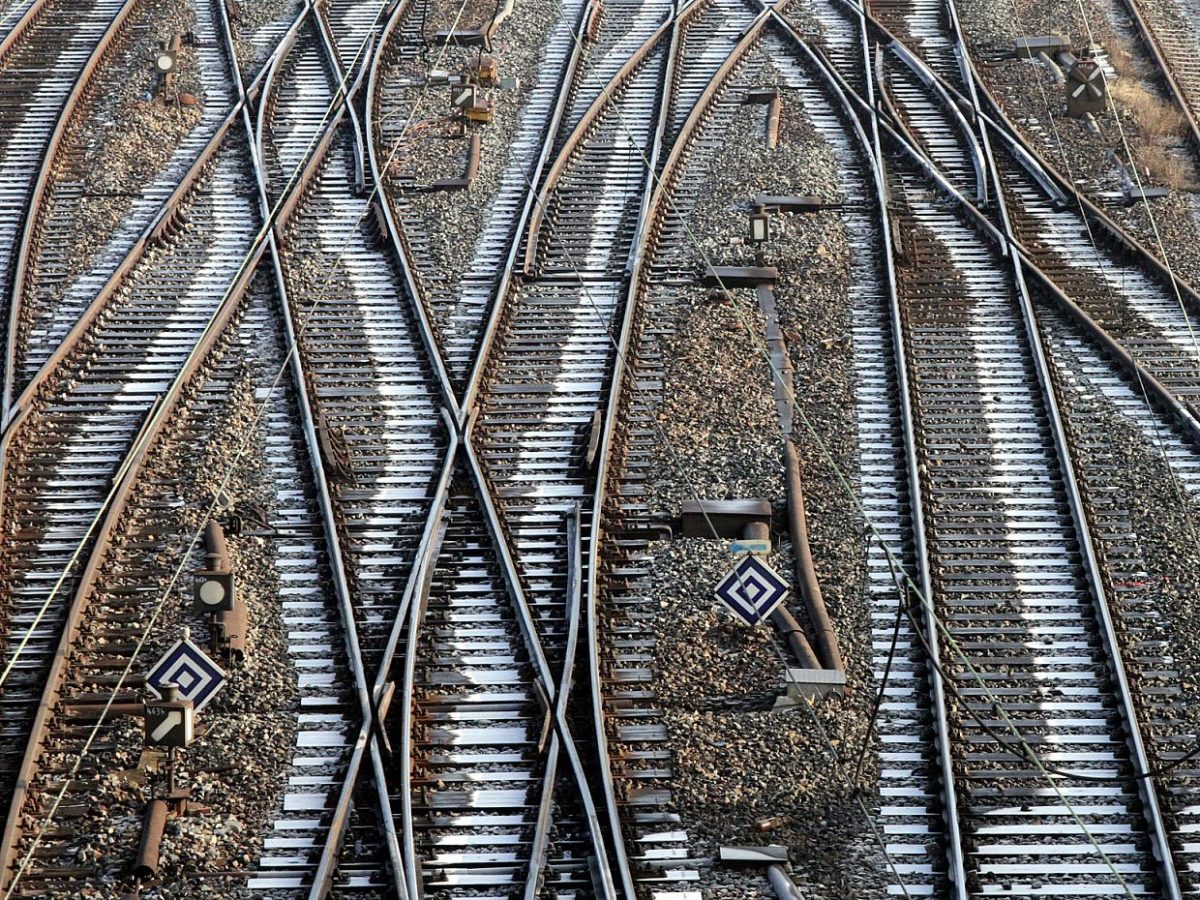 Zugverkehr in NRW wegen Sturm „Friederike“ eingestellt - bei Kurznachrichten Plus