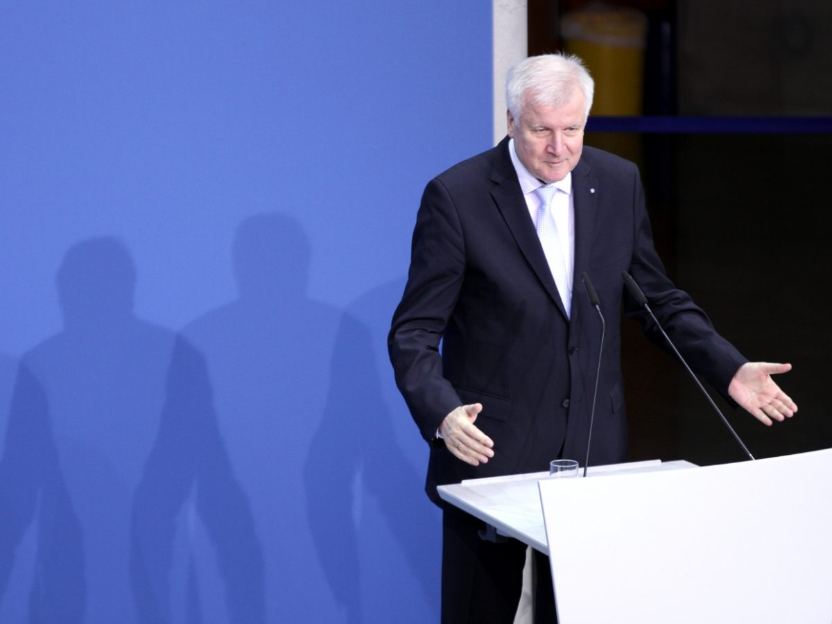 Seehofer zum Huawei-Streit: Kontrolle statt Verbot - bei Kurznachrichten Plus