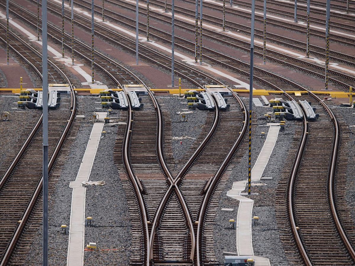 Deutsche Bahn will Glasfasernetz öffnen - bei Kurznachrichten Plus