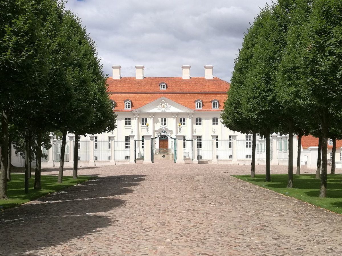 Merkel empfängt Putin am Samstag auf Schloss Meseberg - bei Kurznachrichten Plus