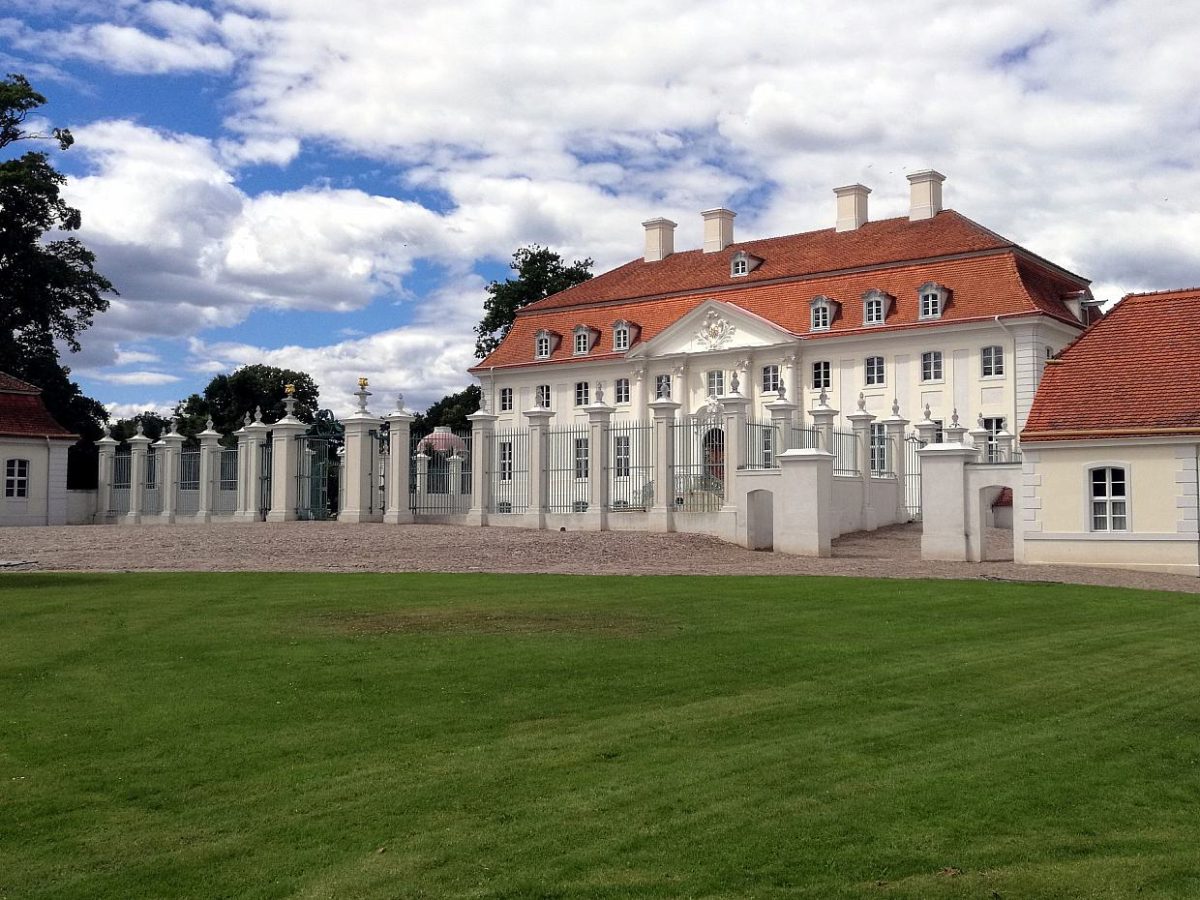 Putin bei Merkel auf Schloss Meseberg - bei Kurznachrichten Plus