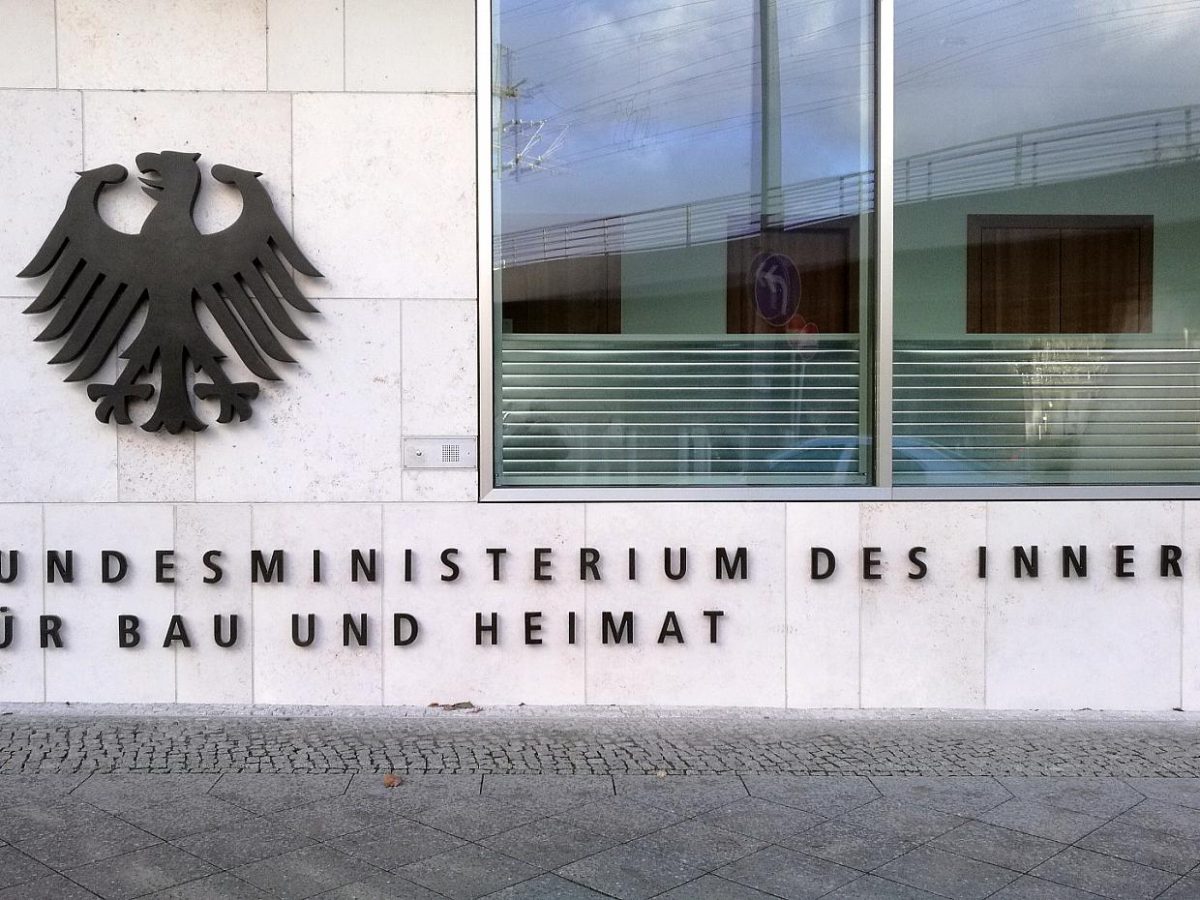 Bundesinnenministerium reagiert auf Kritik an Anti-Terror-Datei - bei Kurznachrichten Plus