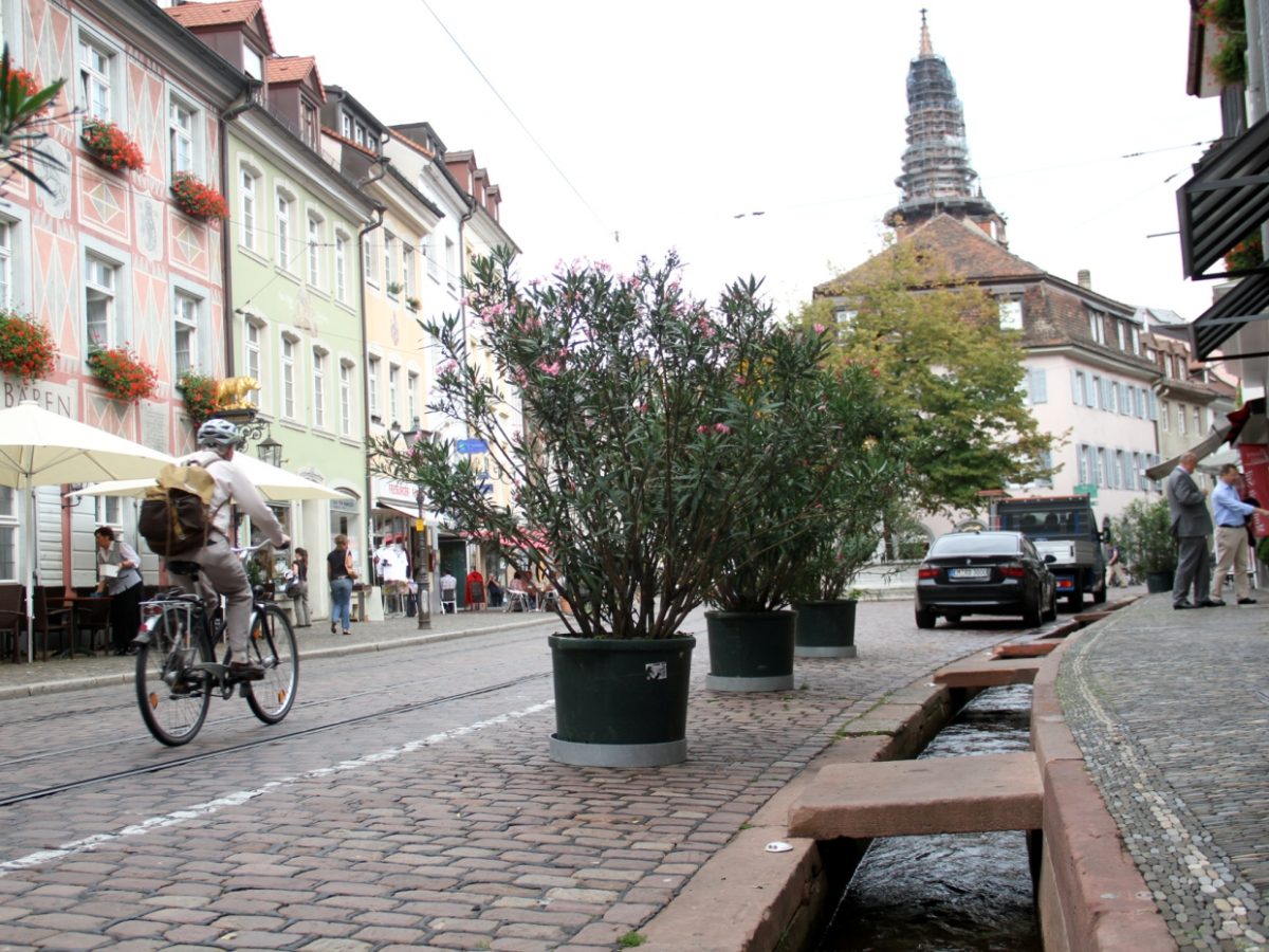 Freiburg verhängt als erste Großstadt Ausgangssperre - bei Kurznachrichten Plus