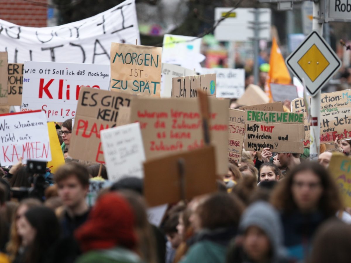 Klimaforscher sieht Regierung wegen Klimaprotesten unter Druck - bei Kurznachrichten Plus