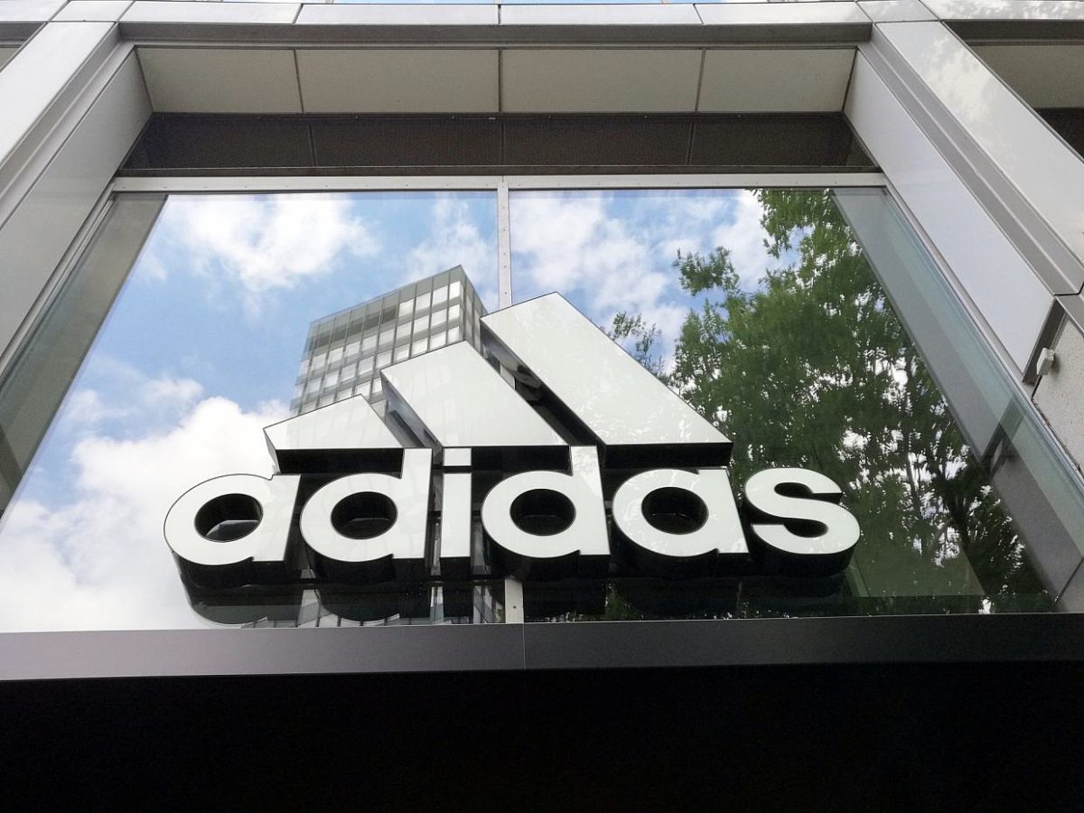 Adidas lehnt Homeoffice ab - bei Kurznachrichten Plus