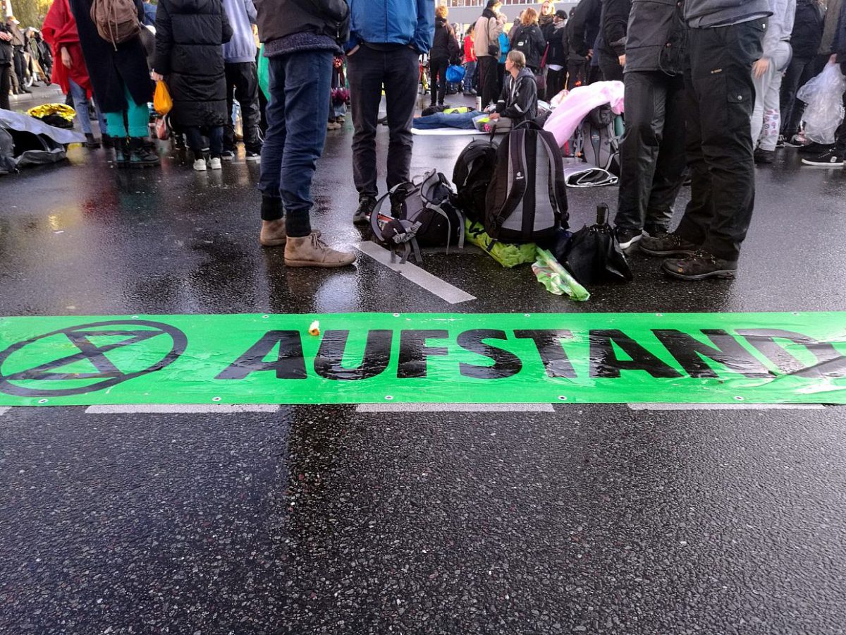 Straßenblockierer schlagen mehrere hundert Male zu - bei Kurznachrichten Plus