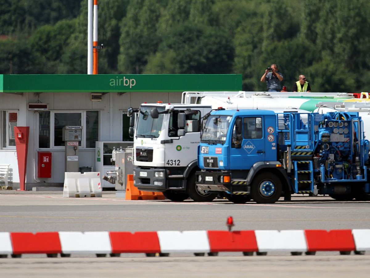 Ampel plant innerdeutsche Kerosinsteuer - bei Kurznachrichten Plus