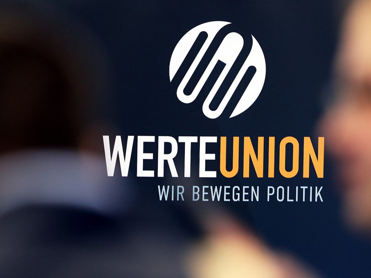 Werte-Union fordert Halbierung der Rundfunkgebühren - bei Kurznachrichten Plus