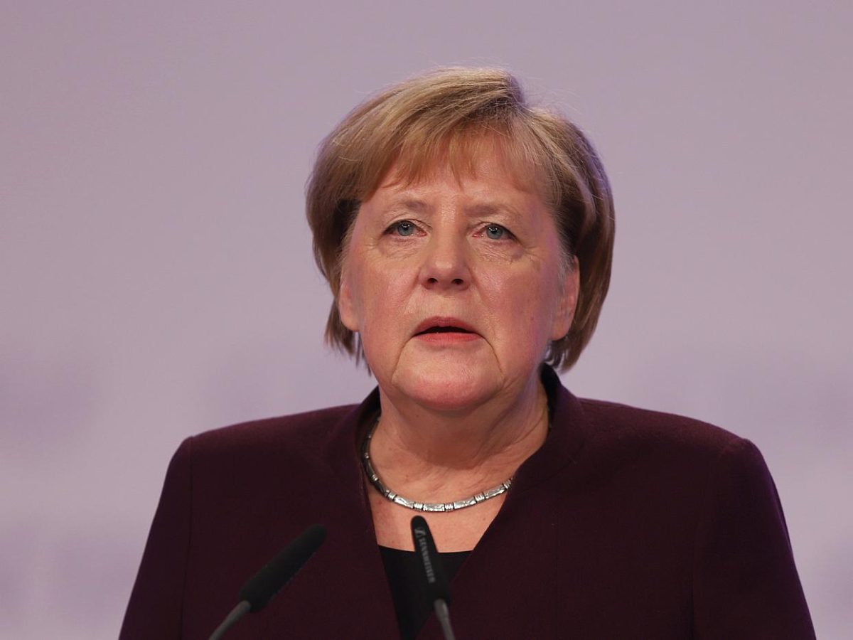 Merkel zeigt sich bestürzt über Tod Nawalnys - bei Kurznachrichten Plus