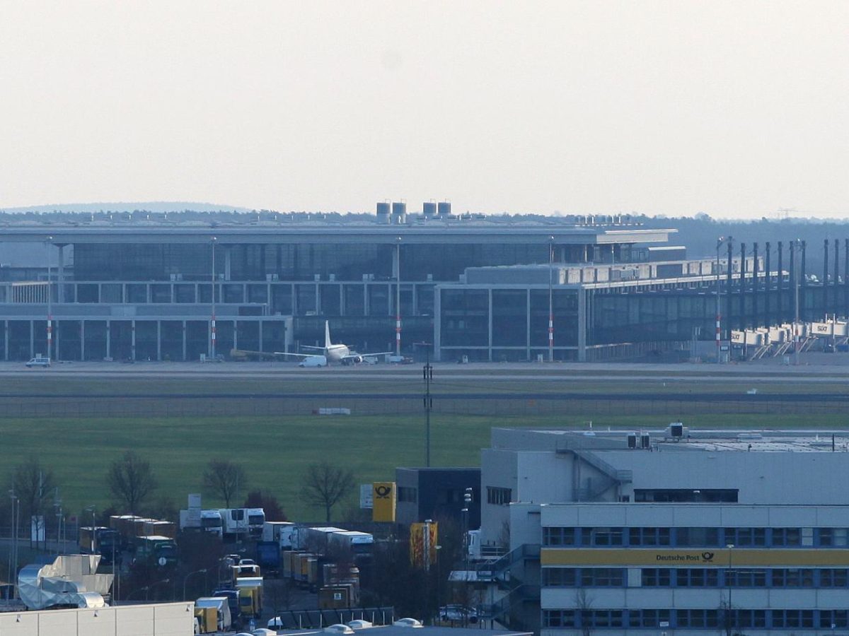 Betreiber: TÜV genehmigt Flughafen BER - bei Kurznachrichten Plus