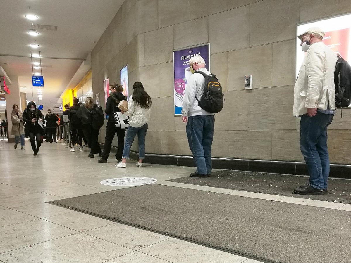 Anti-Rassismus-Demos: Bundestagsfraktionen fordern Abstandsregeln - bei Kurznachrichten Plus