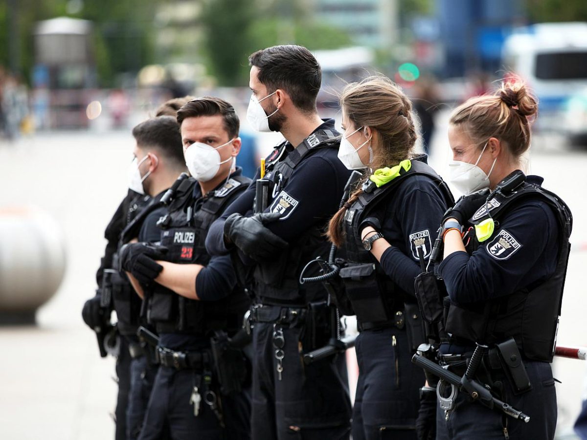 Ostbeauftragter für harte Reaktion auf gewalttätige Corona-Proteste - bei Kurznachrichten Plus