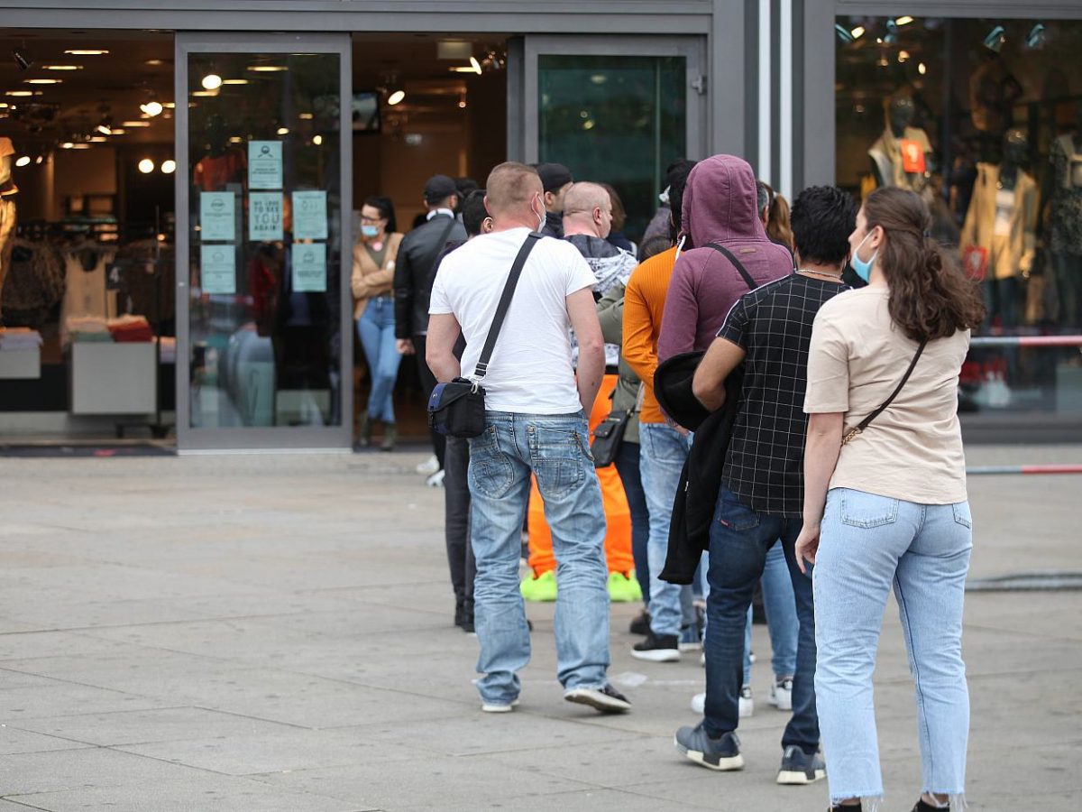 Bayern strikt gegen Lockerung der Maskenpflicht - bei Kurznachrichten Plus