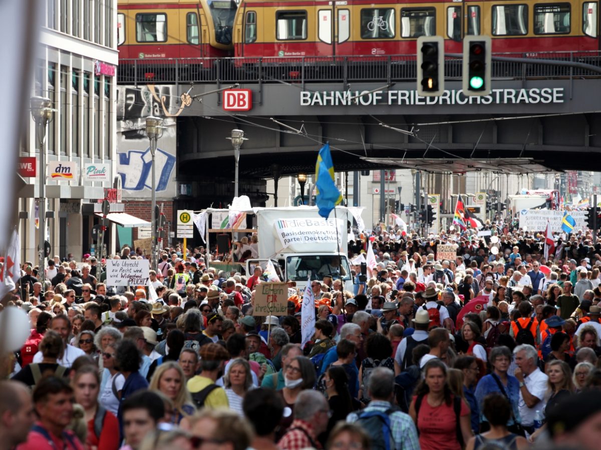 SPD-Chef: Demonstrationsrecht darf nicht missbraucht werden - bei Kurznachrichten Plus