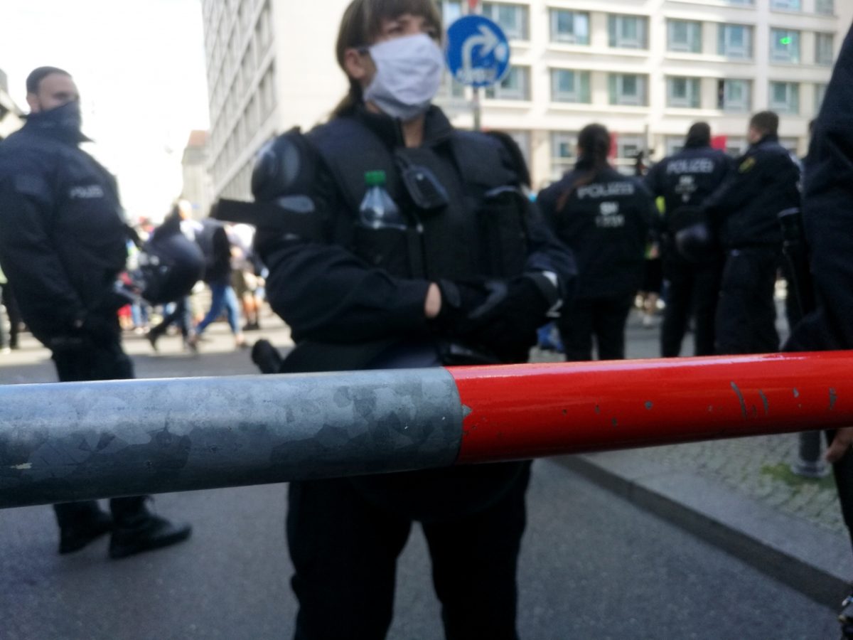 Randale und Festnahmen bei Berliner Corona-Protesten - bei Kurznachrichten Plus