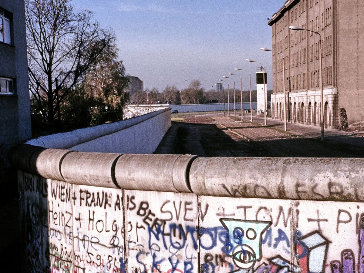 Diepgen wollte mehr Mauer stehenlassen - bei Kurznachrichten Plus