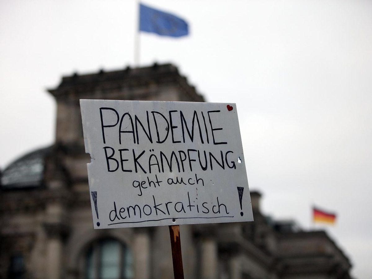 Zahl der Demos in Berlin deutlich gestiegen - bei Kurznachrichten Plus