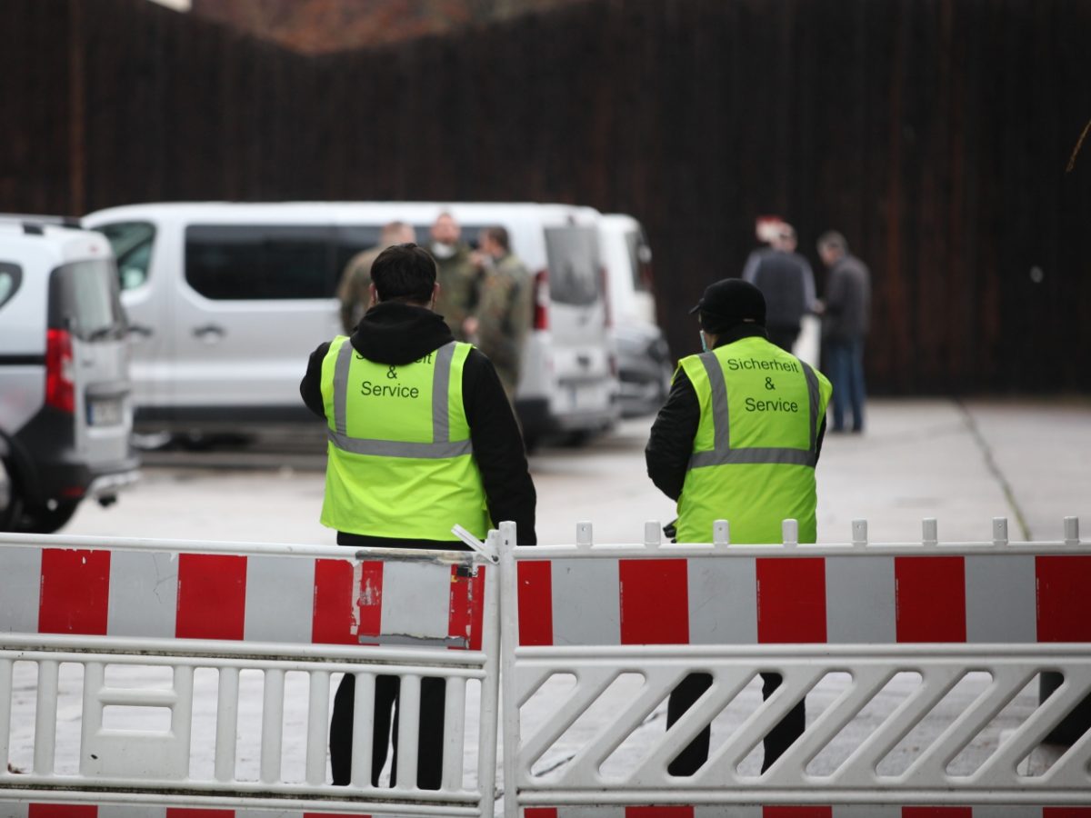 Sicherheitsbehörden warnen vor Anschlägen auf Impf-Infrastruktur - bei Kurznachrichten Plus