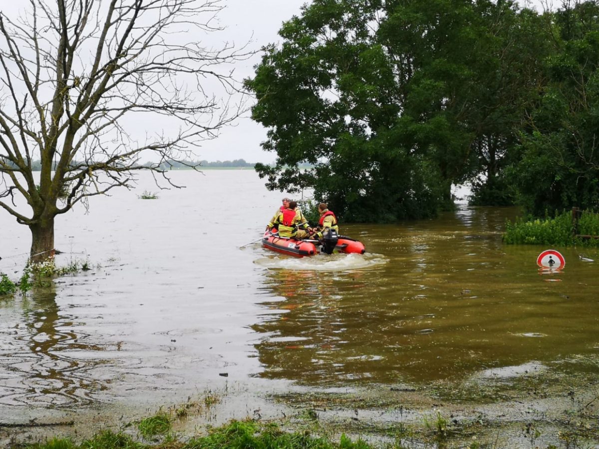 Mindestens 157 Tote nach Unwetter - bei Kurznachrichten Plus