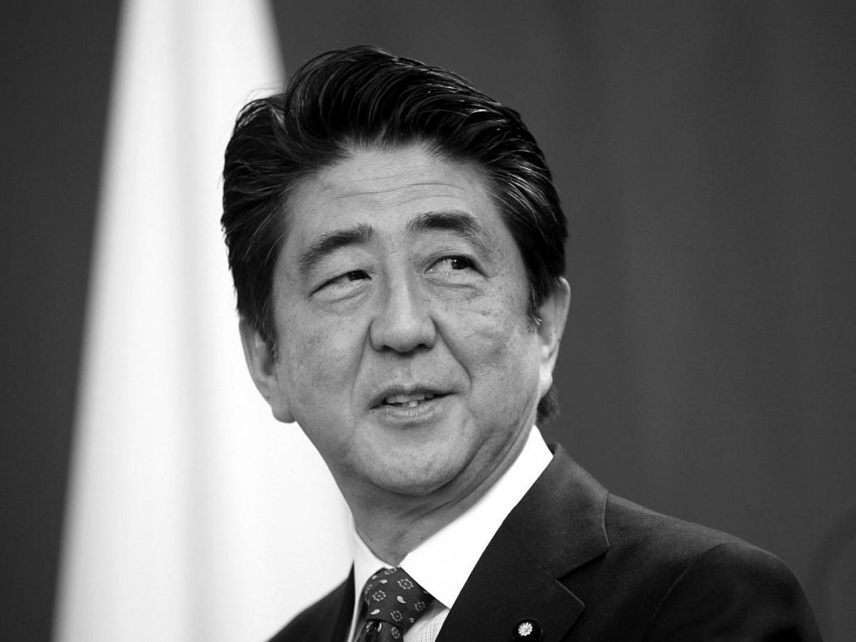 Japans Ex-Ministerpäsident Shinzo Abe nach Anschlag gestorben - bei Kurznachrichten Plus