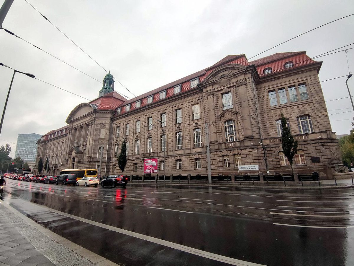 Maschinenbauindustrie kritisiert grüne Wirtschaftspolitik - bei Kurznachrichten Plus