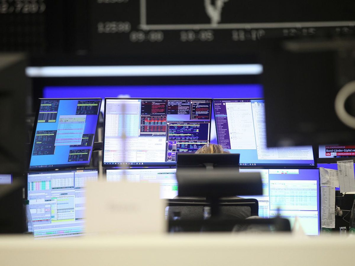 Dax startet vor Ifo-Daten im Minus - bei Kurznachrichten Plus