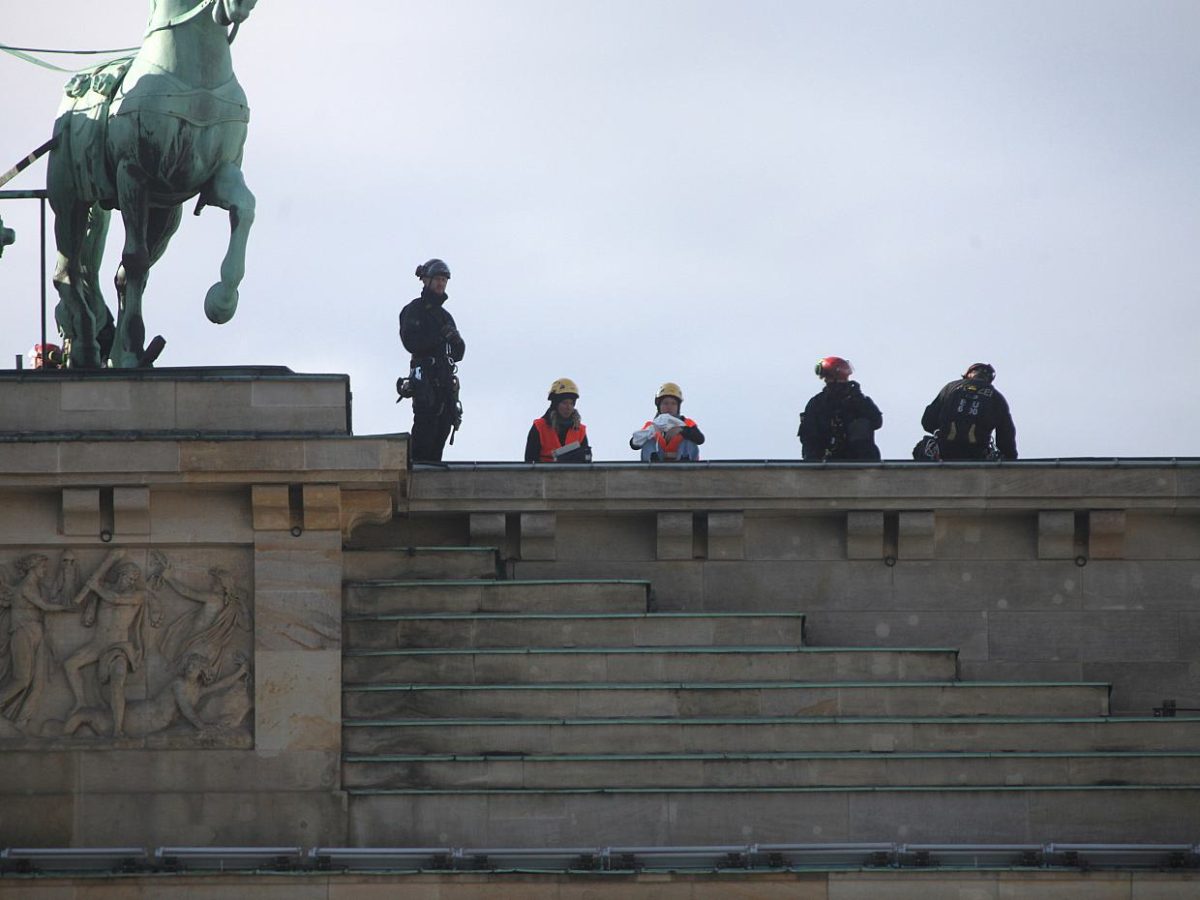 Berlins Polizei beklagt „Würgegriff“ durch Klimaprotestler - bei Kurznachrichten Plus