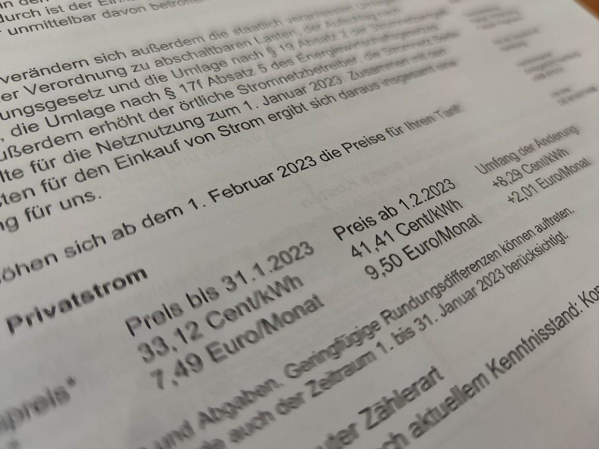 Sparbeschlüsse: Energiewirtschaft kündigt höhere Strompreise an - bei Kurznachrichten Plus