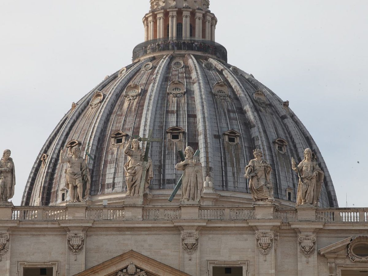 Papst soll am Samstag aus Krankenhaus entlassen werden - bei Kurznachrichten Plus