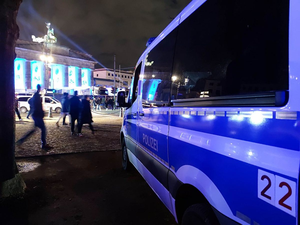 Berliner Polizei meldet sehr unruhige Silvesternacht - bei Kurznachrichten Plus